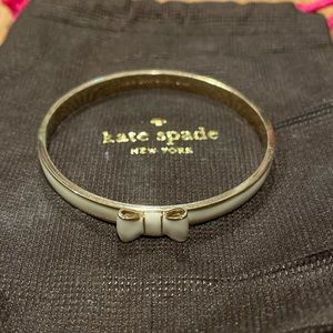 Kate Spade New York ‘Perfectly Placed Bow’ Bangle
